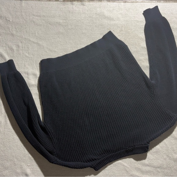 Minimum Dark Knit Sweater - Picture 11 of 11